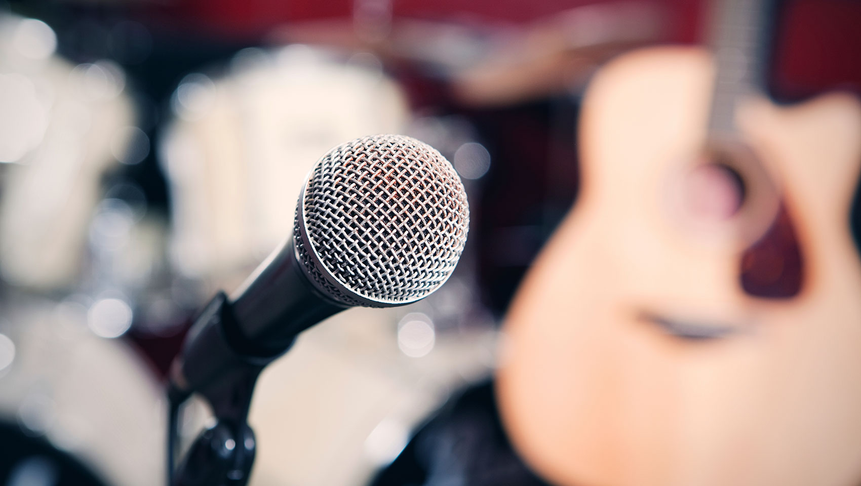 Microphone and guitar