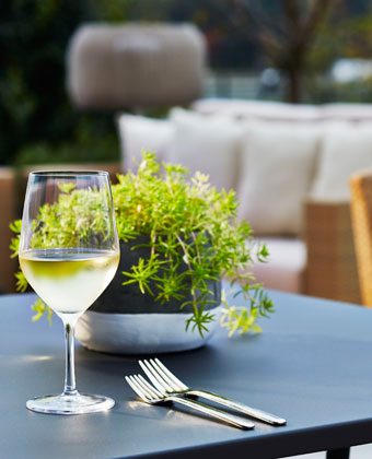 outdoor table setting
